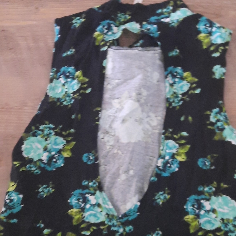 Dress‎ - Picture 5 of 5